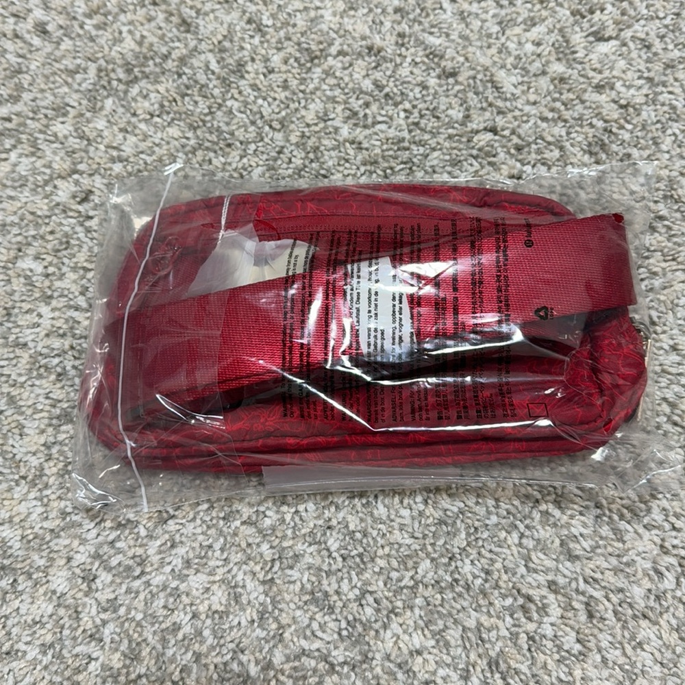 NWT Lululemon Special Edition 2025 Lunar New Year Red Everywhere Belt Bag 1L - Picture 10 of 10